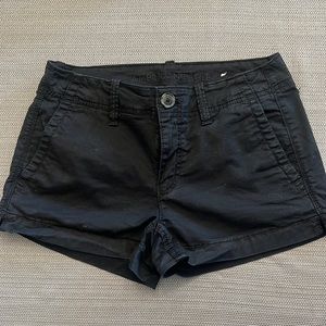 American Eagle black twill shorts